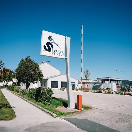 Weingut Straka Apartment Rechnitz Bagian luar foto